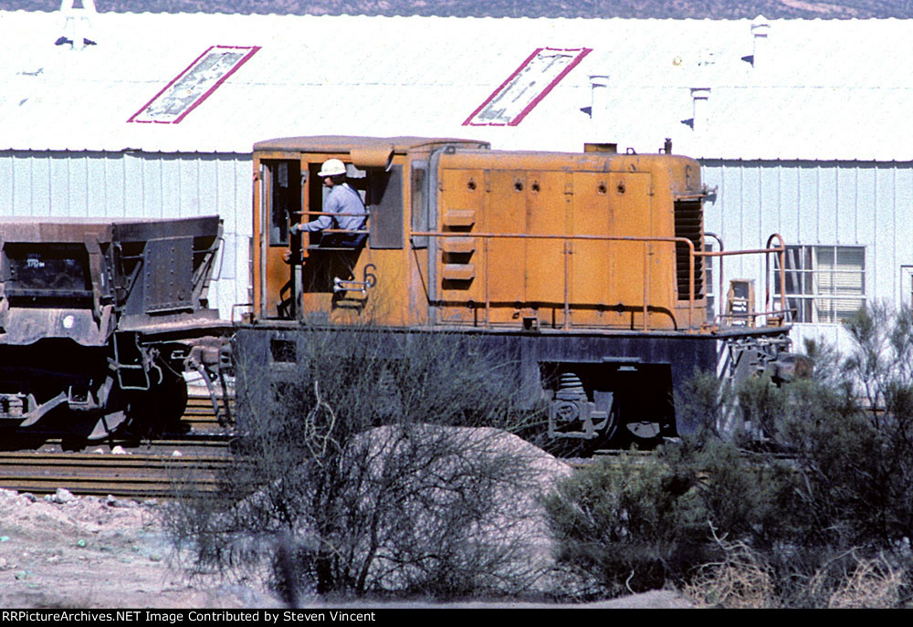 Magma Copper GE 25t #6. Shares engine house with SMA.